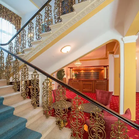 Luisa Hotel 3*
